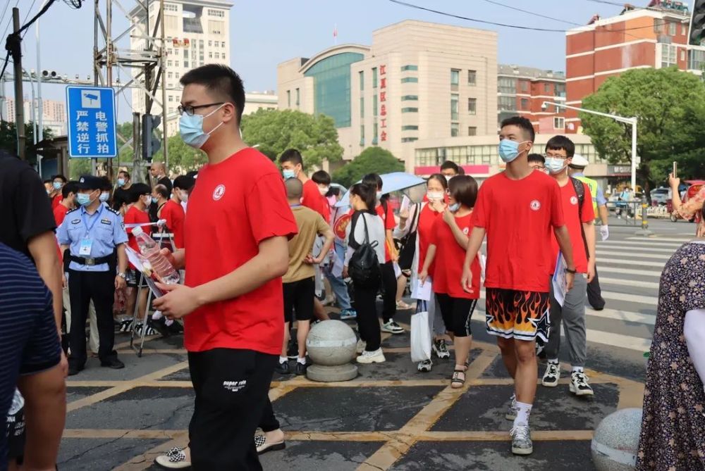 组图实拍！高考中的江夏学子！