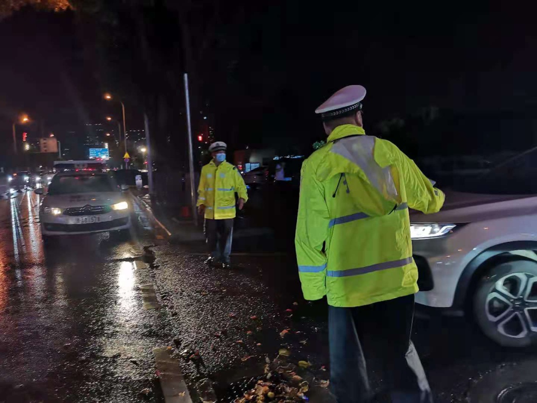 早安武汉｜连发橙色预警，未来几小时武汉有暴雨雷电……注意防范